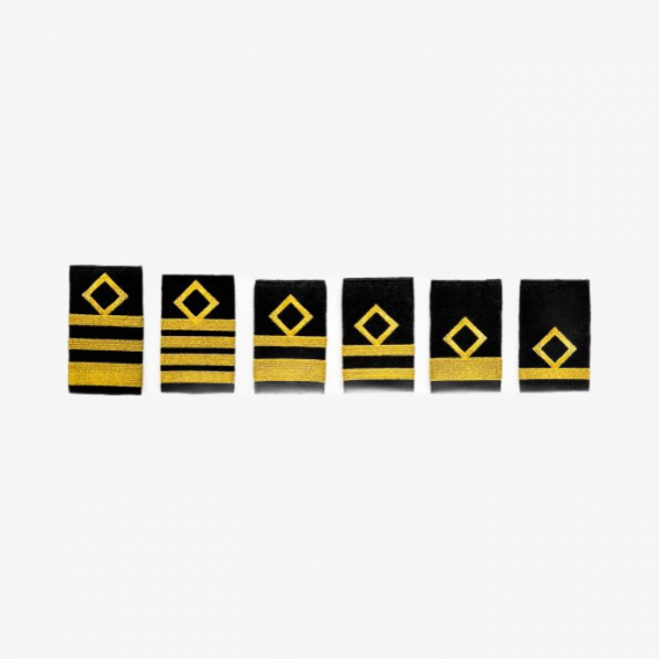 EPAULETS 0522